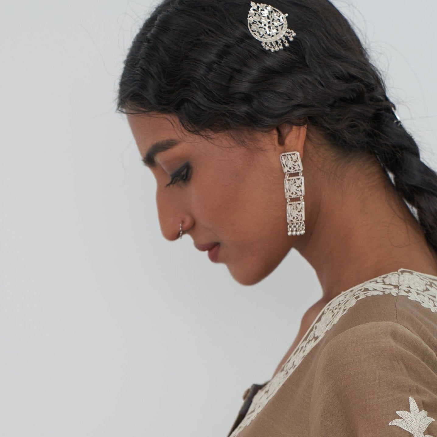 Kaashni - Shiny Silver Earrings