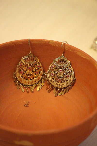 Jhumka Jewellery by Gulaal Jewels – elegant, lightweight, crafted for every occasion.