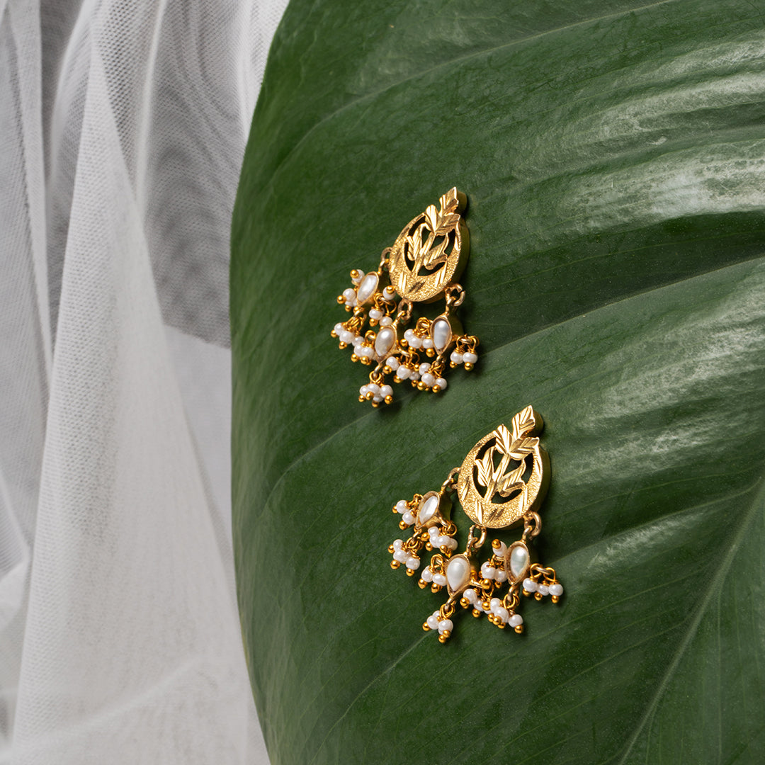 Indian Traditional Brass Gold Plated Crystal White Stone Stud Earrings For  Girls | eBay
