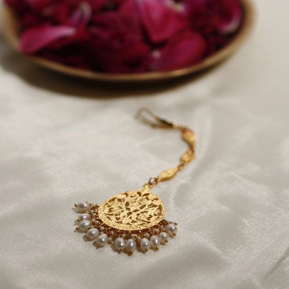 Leela pearls teeka