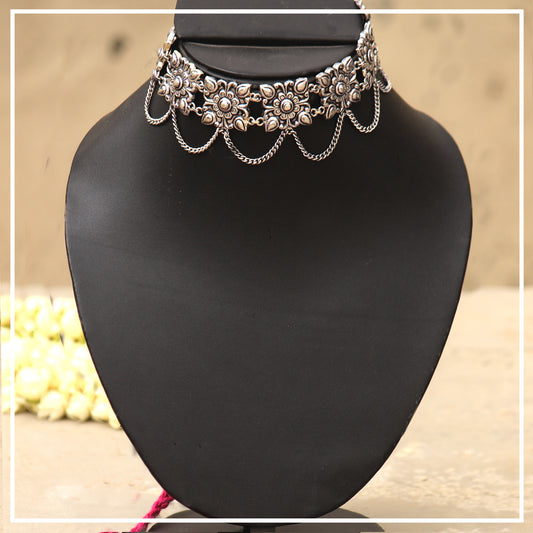 Gaura - Oxidised Choker