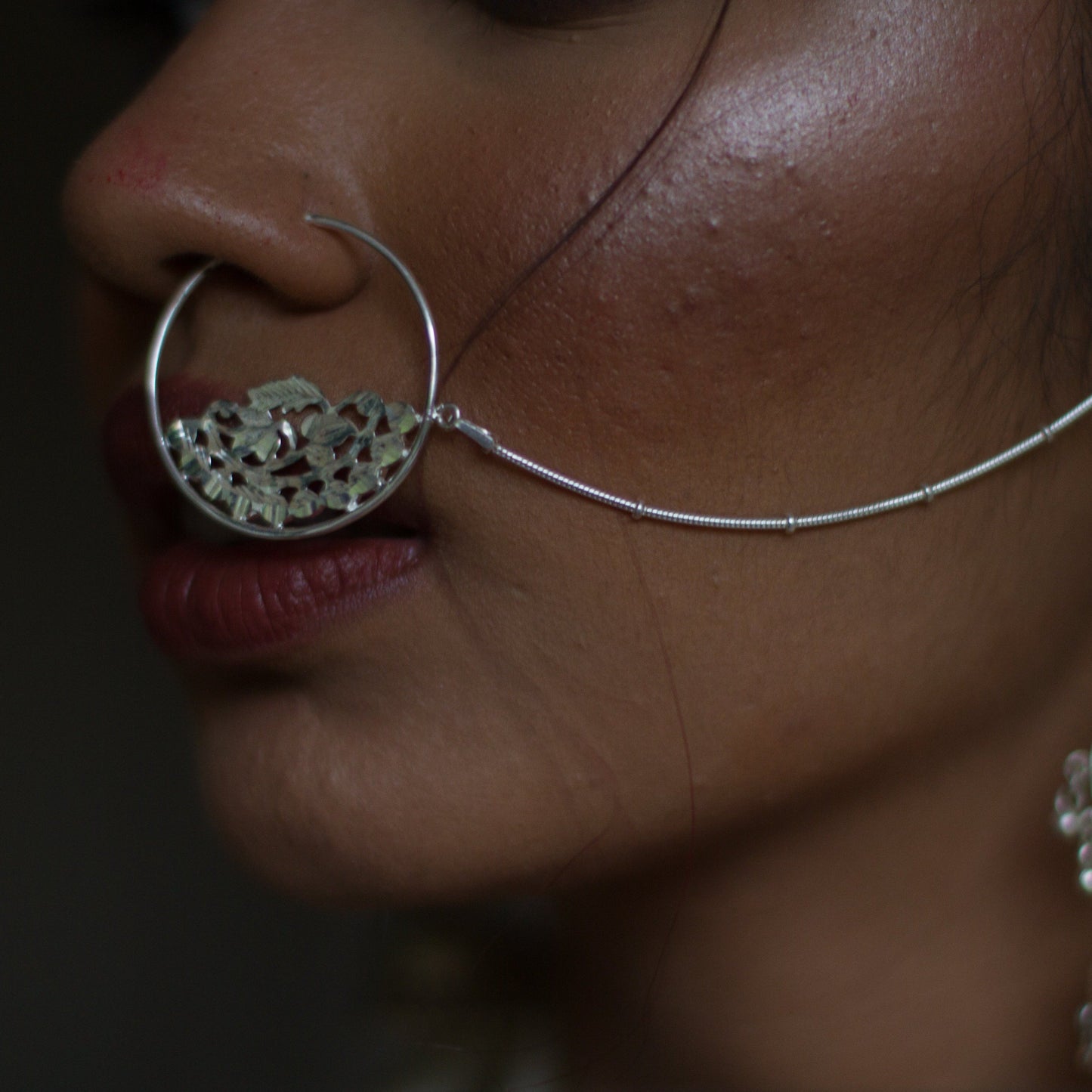 Ghazal - Shiny Silver Stick On Nath