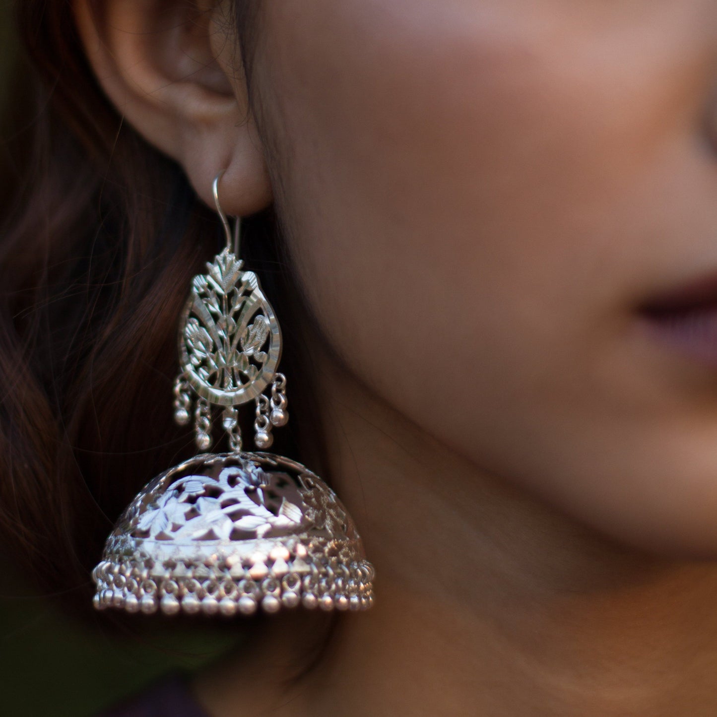 Maya - Shiny Silver Jhumka