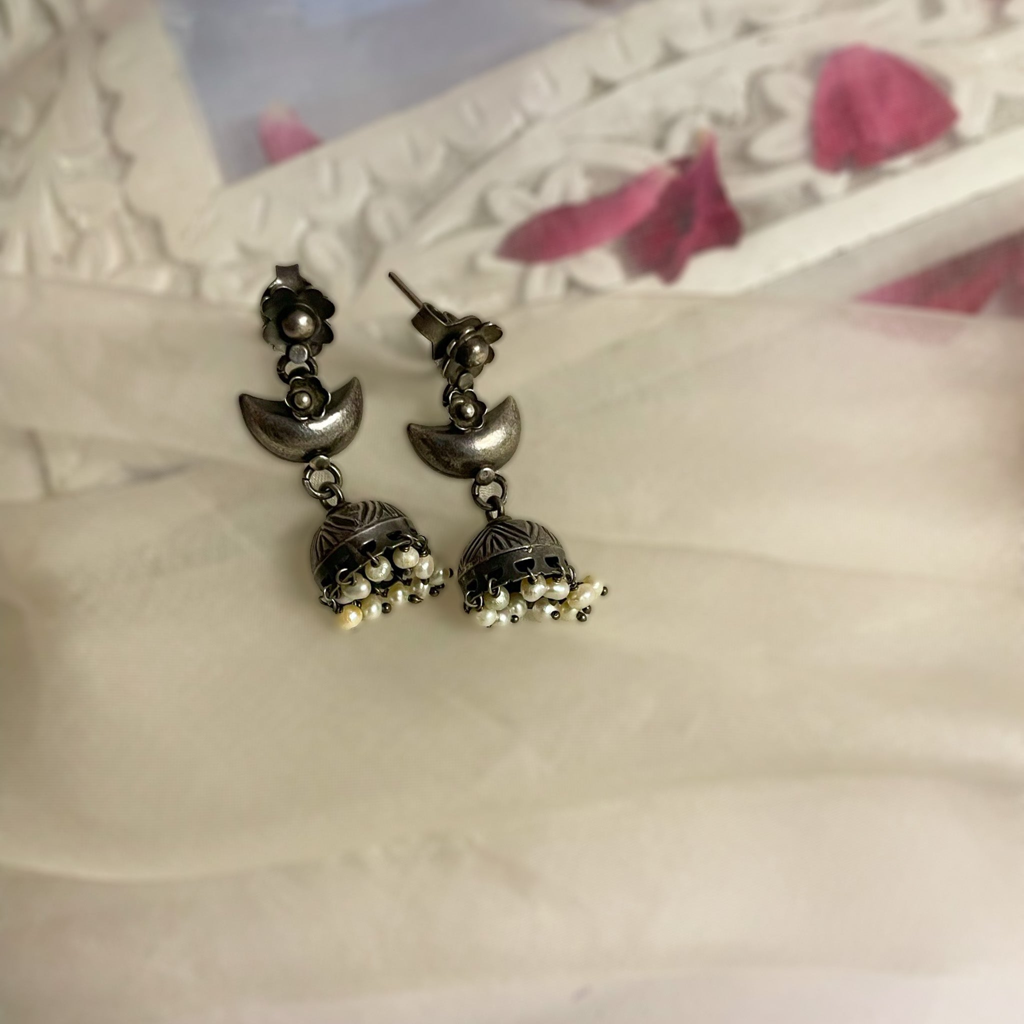 Share more than 69 black colour earrings online latest